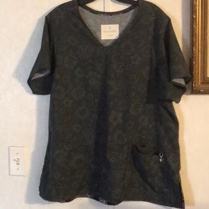 Vera Bradley scrub top XL